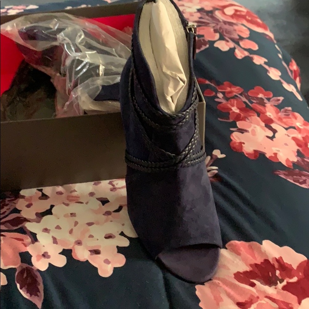 Vince Camuto’s blue suede Booties brand new